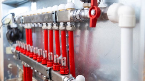 Water distributors in underfloor heating systems