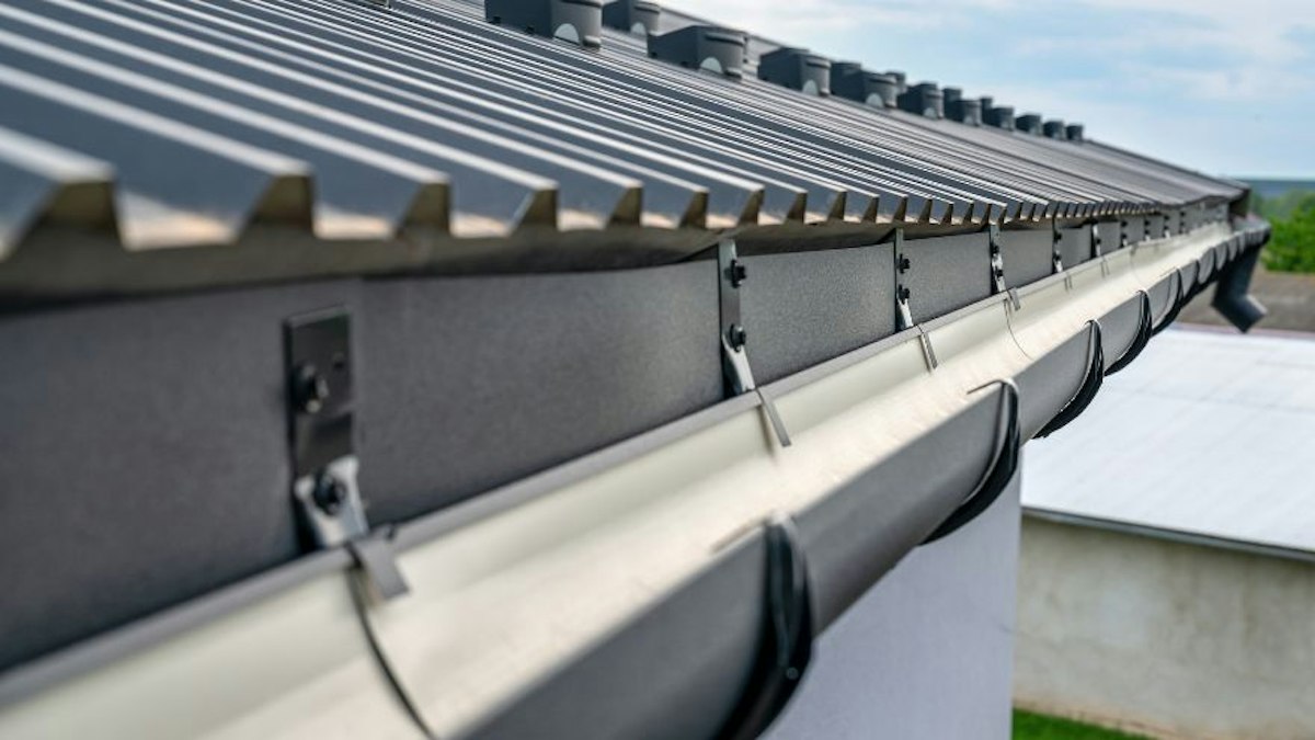 Effective drainage of rainwater from gutters: Gutter inlet - Onninen ...