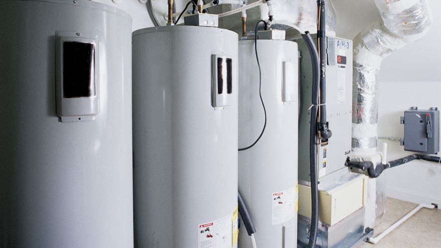 Podgrzewacze solarne do kolektorów słonecznych z boilerami w kotłowni