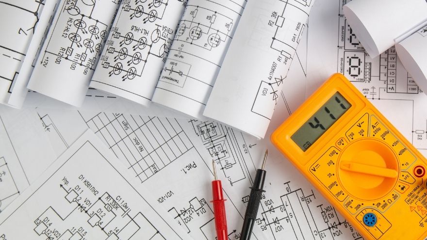 Schematy podłączeń instalacji elektrycznych z miernikiem napięcia