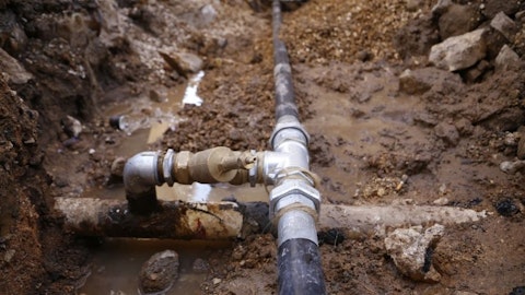 Instalacja kanalizacji hydraulicznej wodnej w ziemi