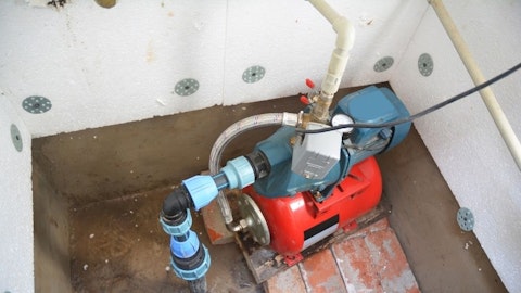 Akumulator hydrauliczny osusza powierzchnię w zagłębieniu