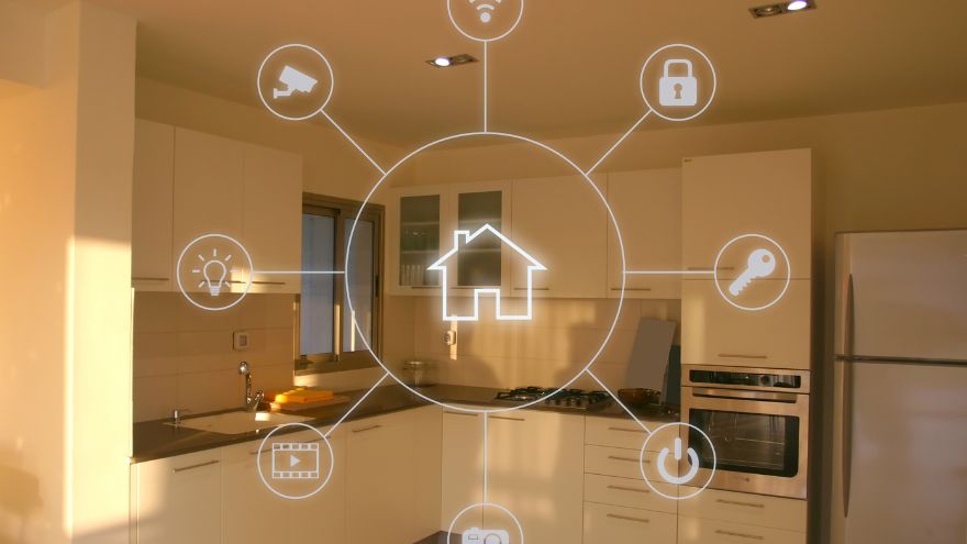 Ikonki smarthome na tle kuchni