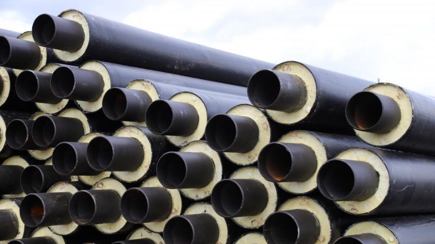 Купа порізаних попередньо ізольованих труб у перерізі