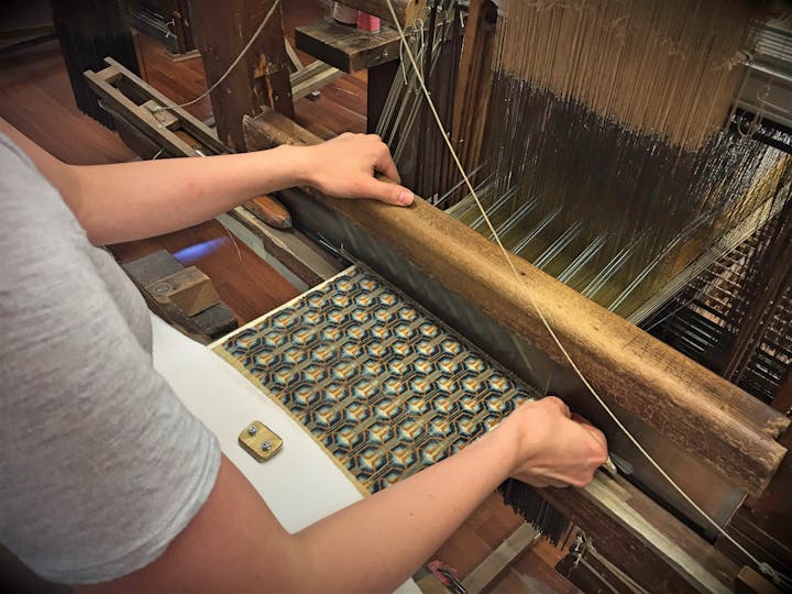 Jacquard Design and Weaving course. Figured fabrics drawn with the weft