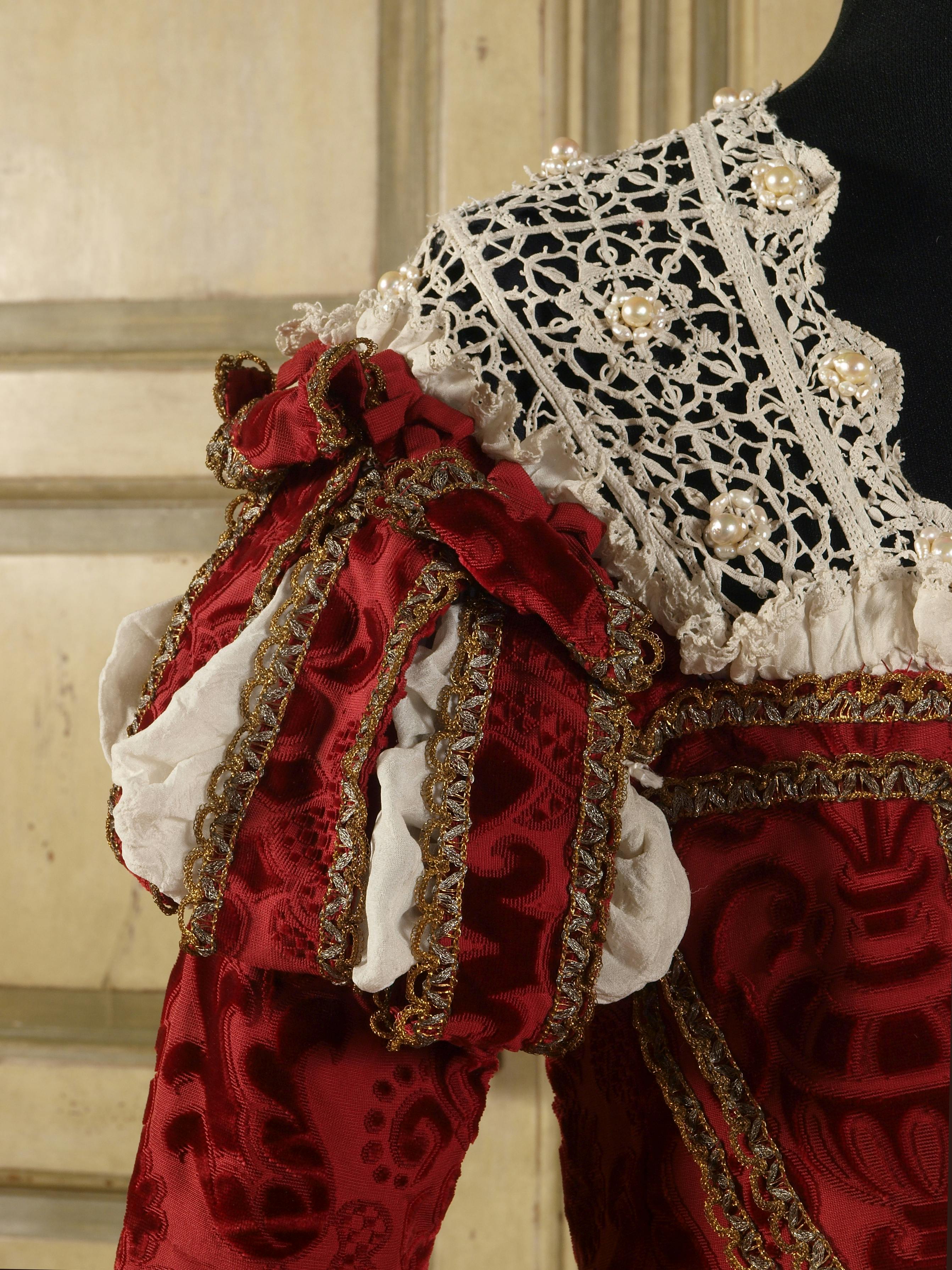Palio Velvet Costume, particular - Mara Bertoli Collection