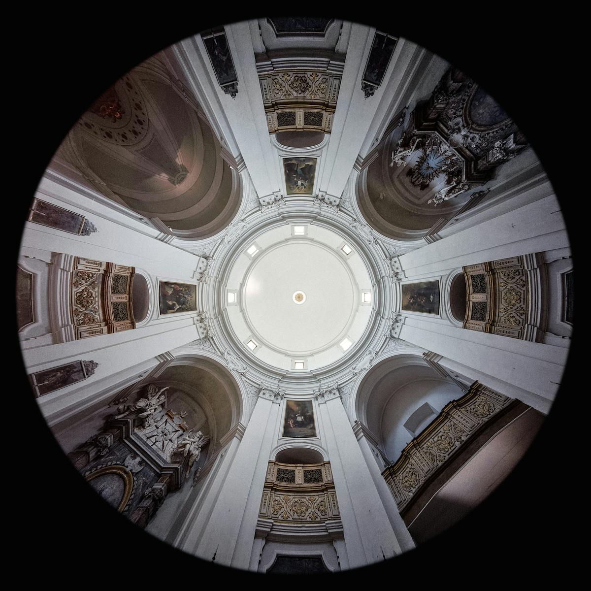 Chiesa dei Santi Pellegrino e Teresa (o degli Scalzi) - Chiesa dei Santi Pellegrino e Teresa (o degli Scalzi)