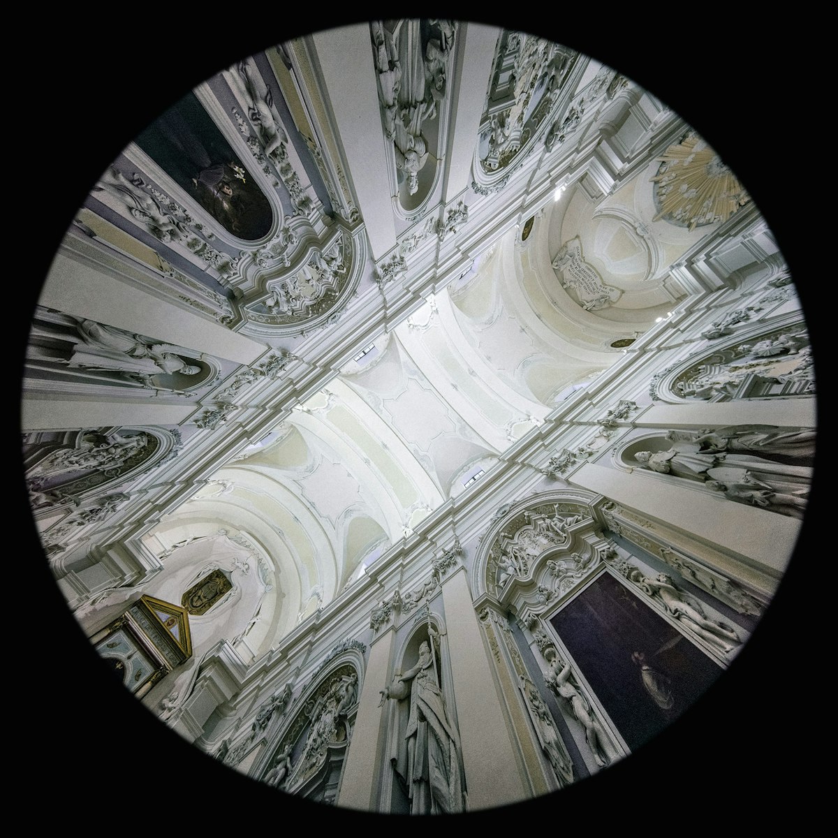 Navata - Chiesa di San Francesco di Piazza