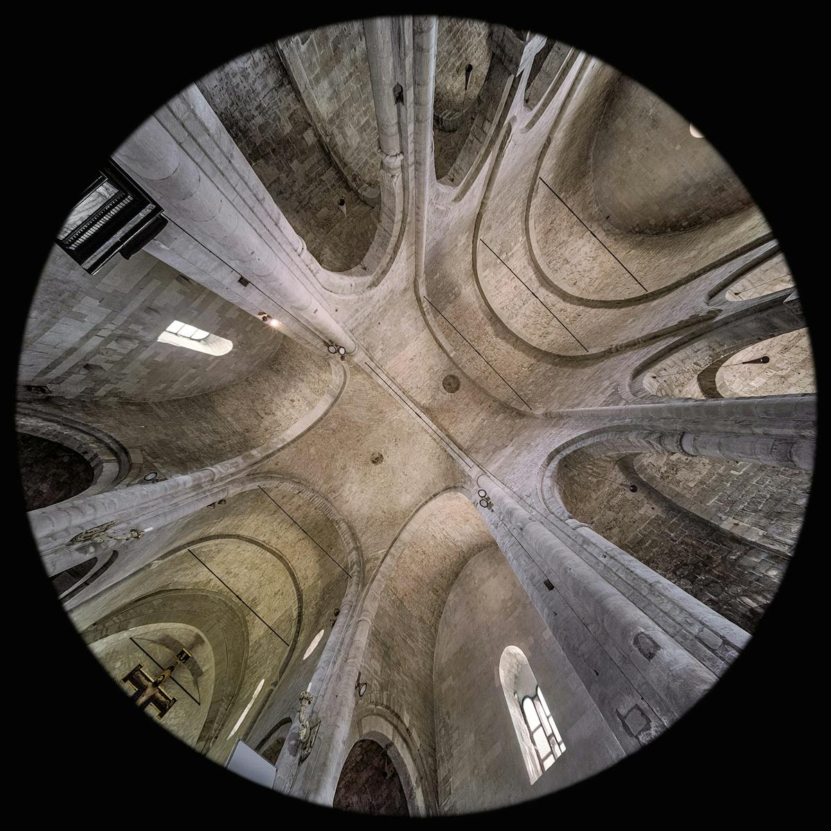 Transept - San Leone Cathedral