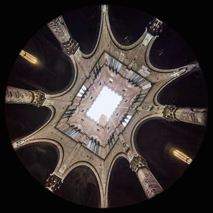 Cortile del Podestà - Palazzo Pubblico