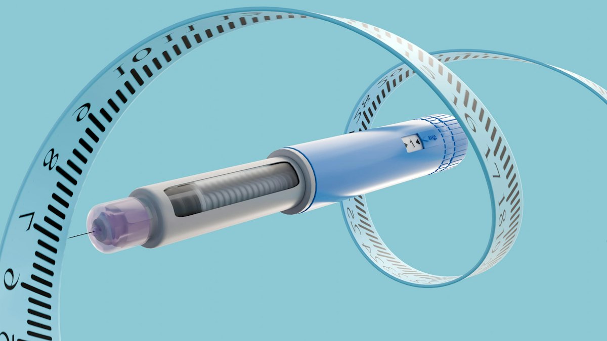 Semaglutide injection pen with dosage markings illustrating weekly titration for medical weight loss under Geneva physician supervision