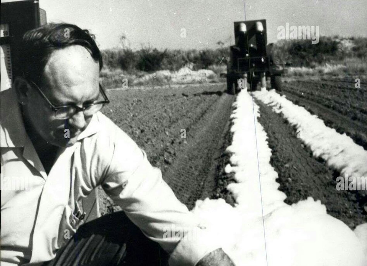 There have been several historical attempts to use foam in agricultural systems and other similar settings.