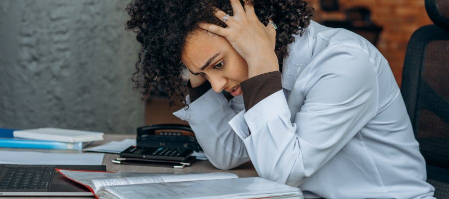 Breaking: 2022 sees HR stress at record levels hero image
