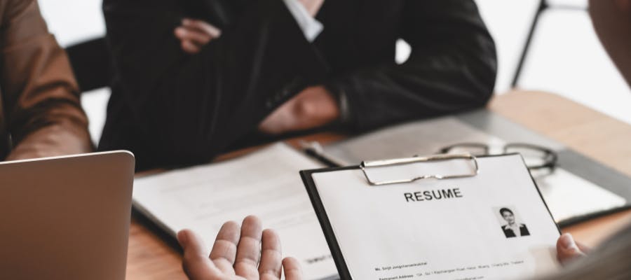 What to do if an employee has a criminal past hero image