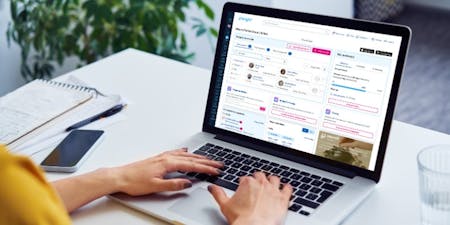 HR Software Tools Women using BrightHR