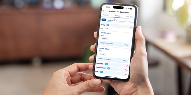 The BrightHR shifts and rotas software feature on mobile 