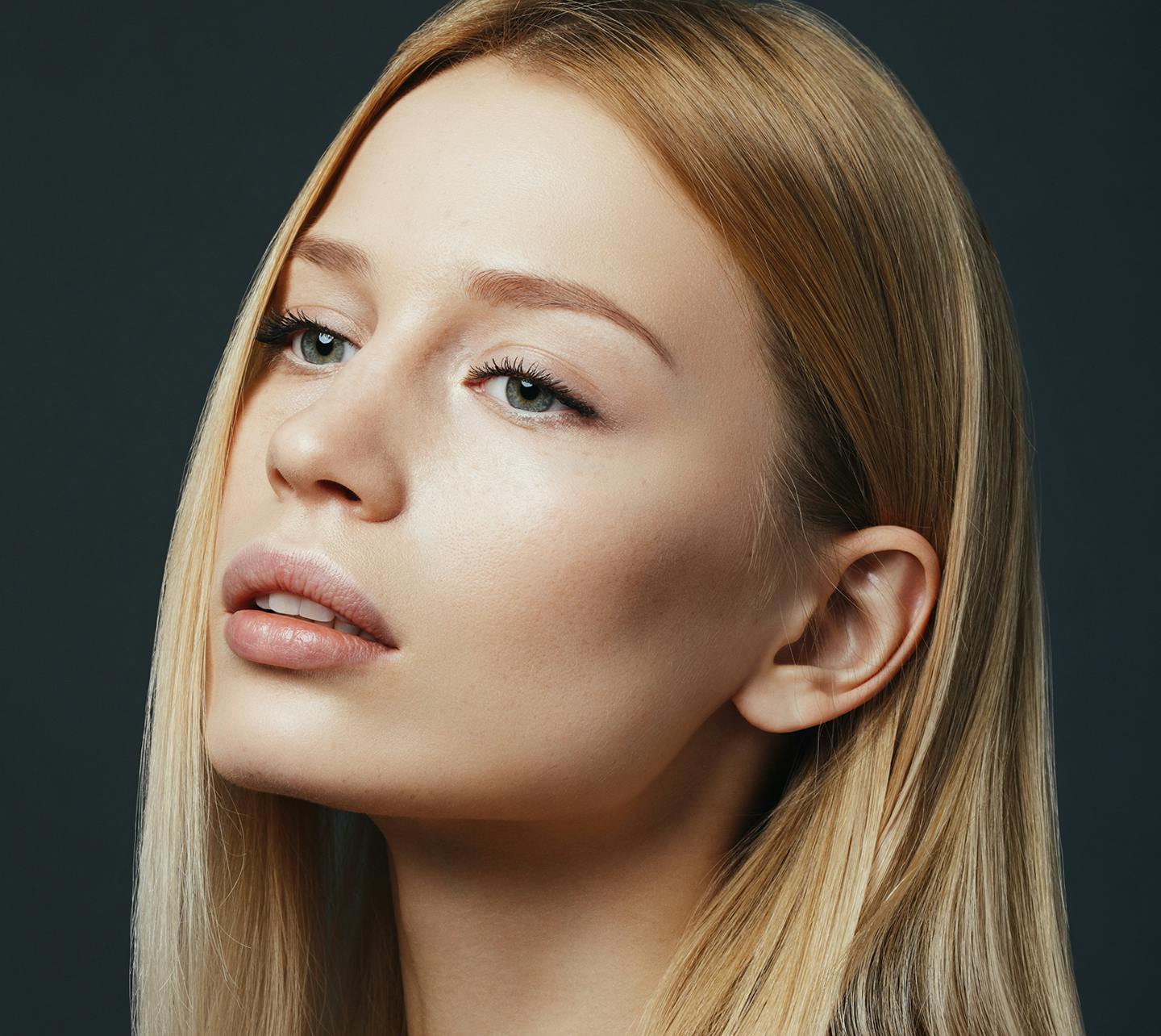 Photo of a blond woman's face.