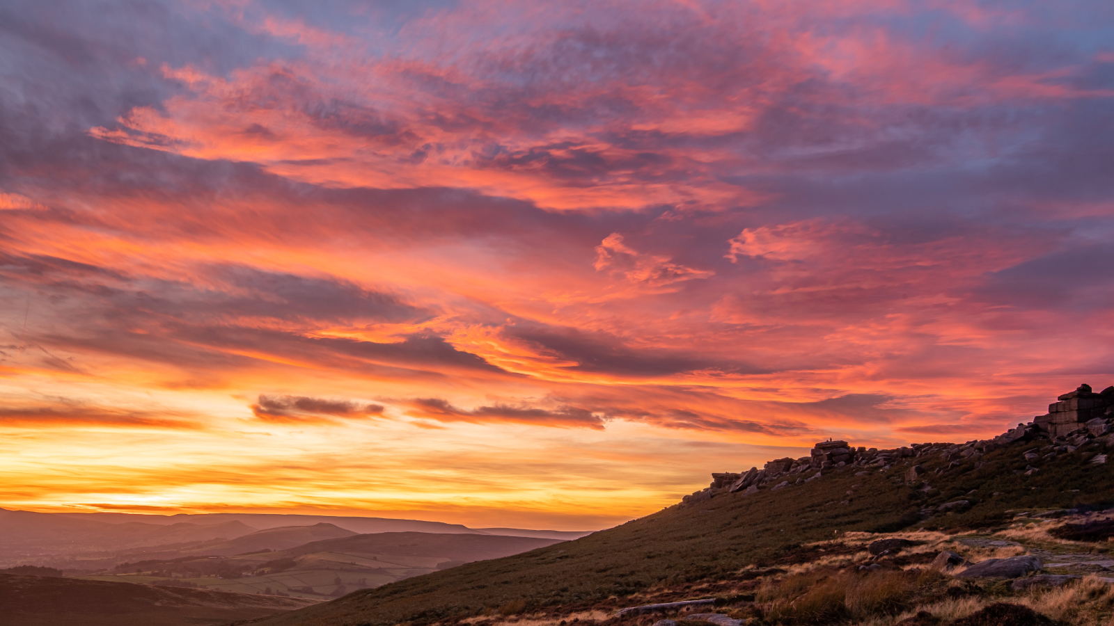 Sunset taken at Stanage Edge Peak District by David Roberts – Photoscoper