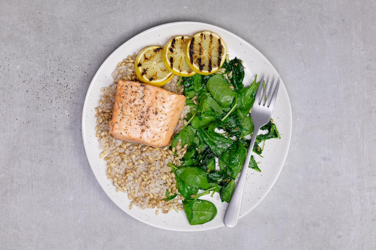 Lemon Salmon and Barley Salad<!-- --> - Lifesum