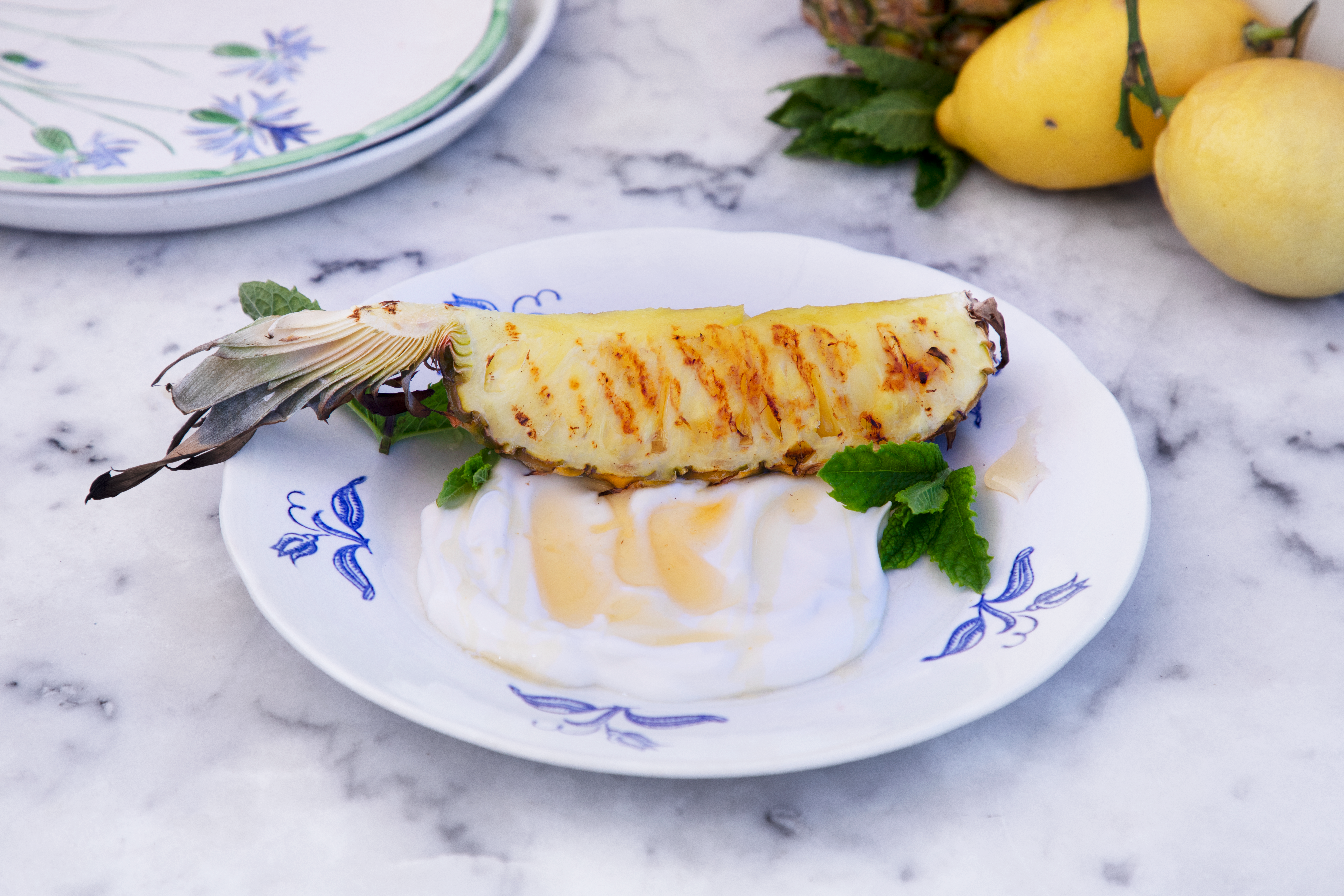 Grilled pineapple with lemons and mint