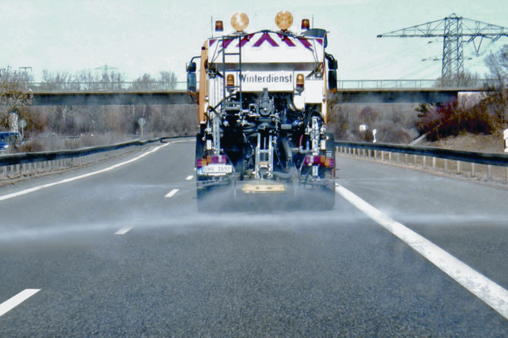 Epandeuse sur l'autoroute
