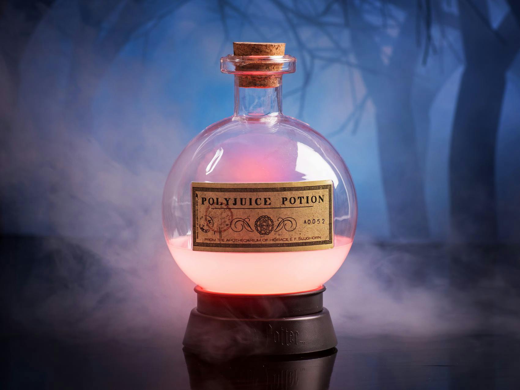 Väriä vaihtava Harry Potter -yövalo pienille velhoille.