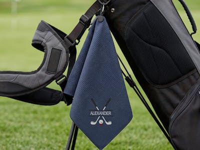Golfpyyhe personoidulla brodeerauksella