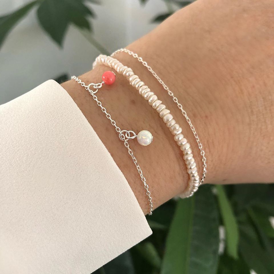 A-Hjort Alma gemstone armbånd, A-Hjort anchor armbånd og Pernille Corydon Baroque pearl armbånd