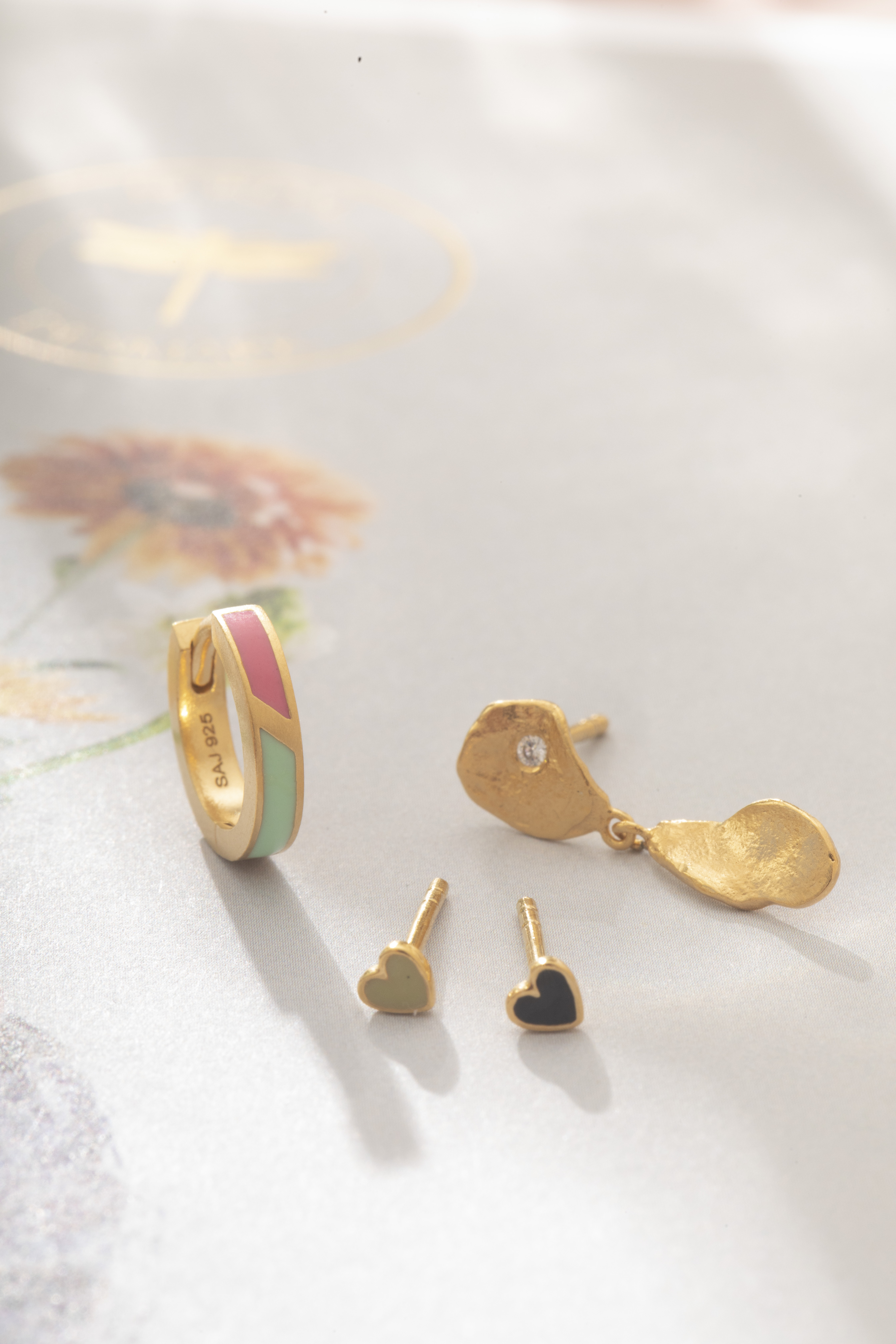 Petit Love Heart Earstick Olive Green