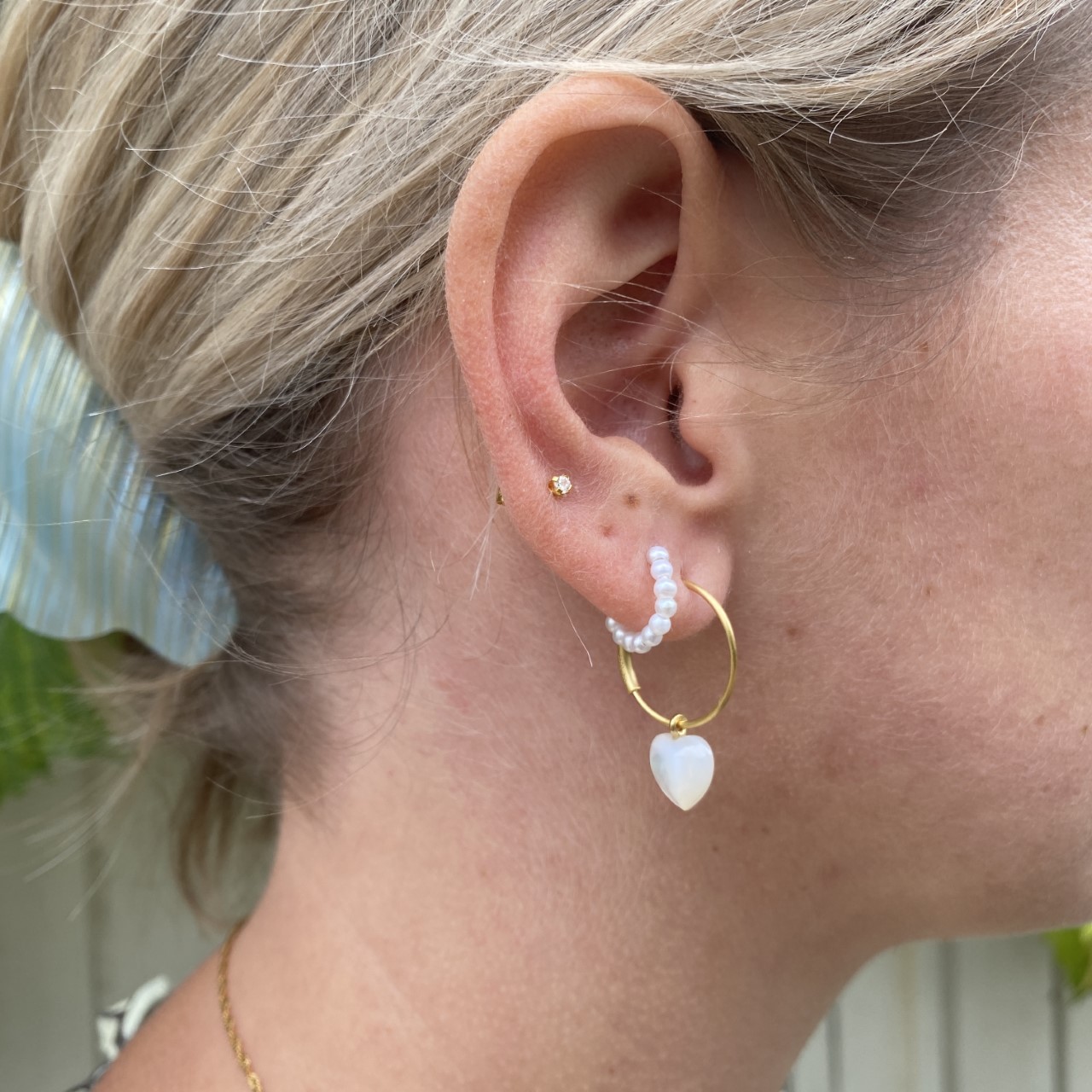 Row Pearl Twist Hoop