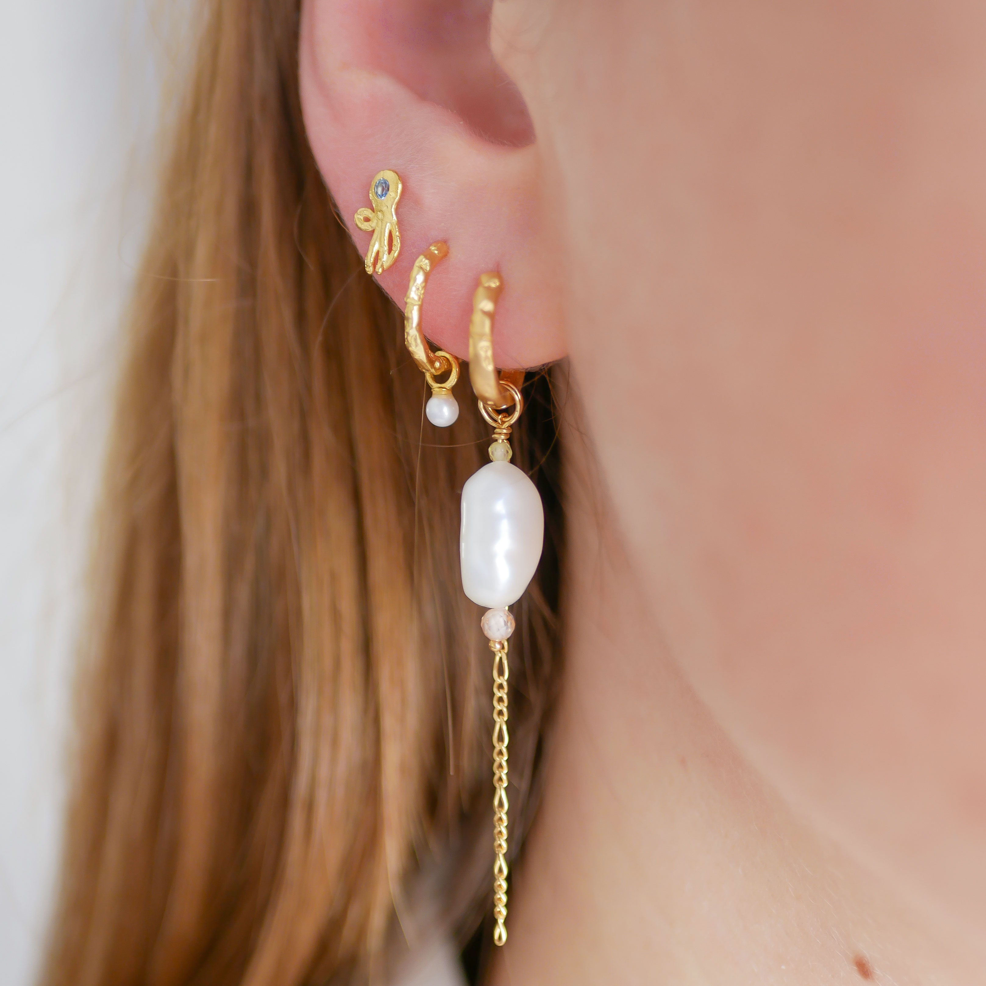 Belle Pearl Hoops