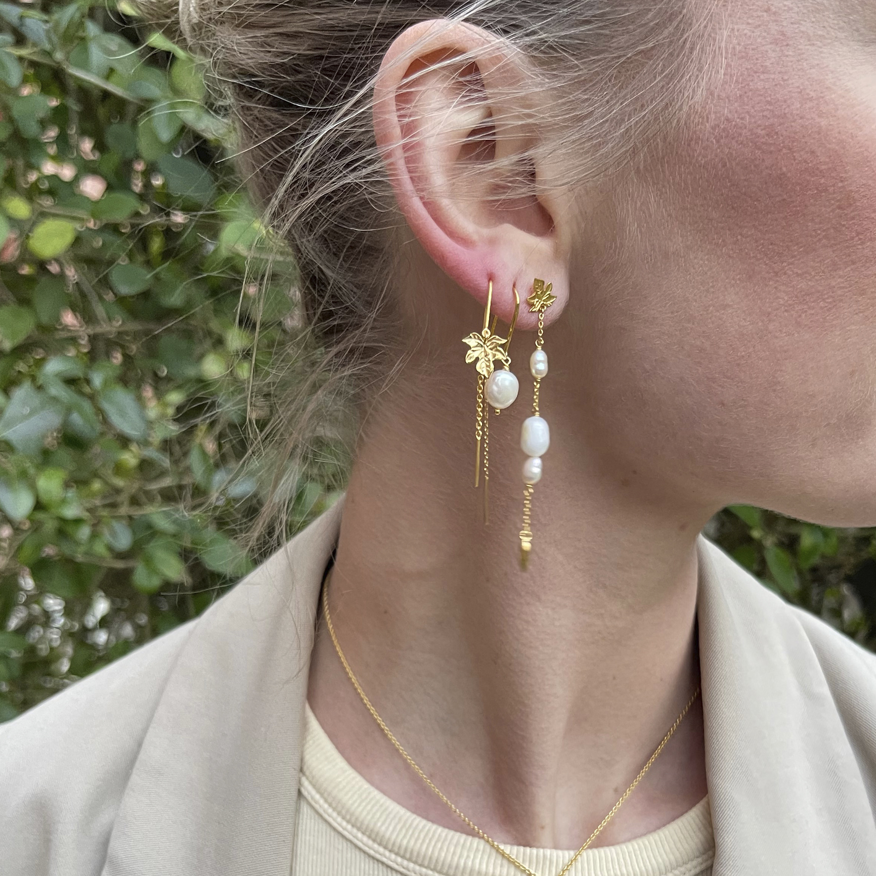 Caley Earchains With Pearl