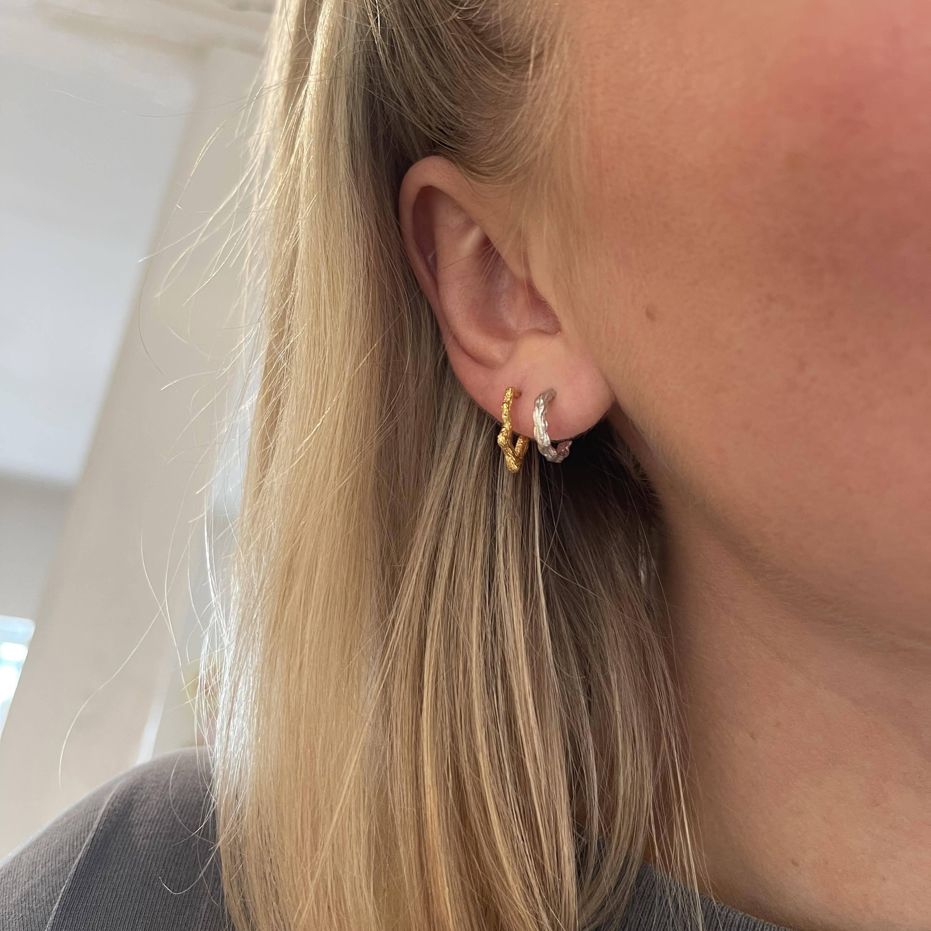 Sistie Ophelia Small Creols — Øreringer