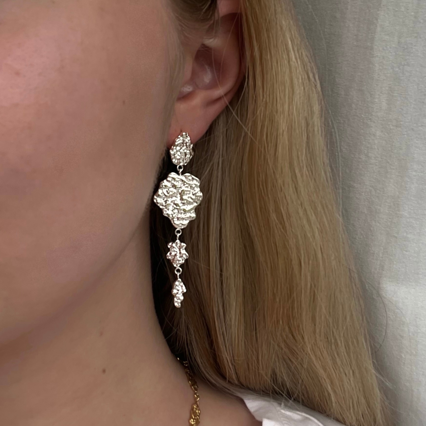 Sophia Long Earstuds