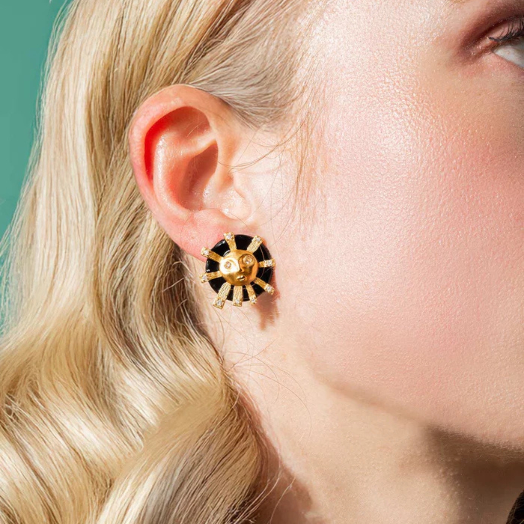 Eos' Earrings Black Enamel