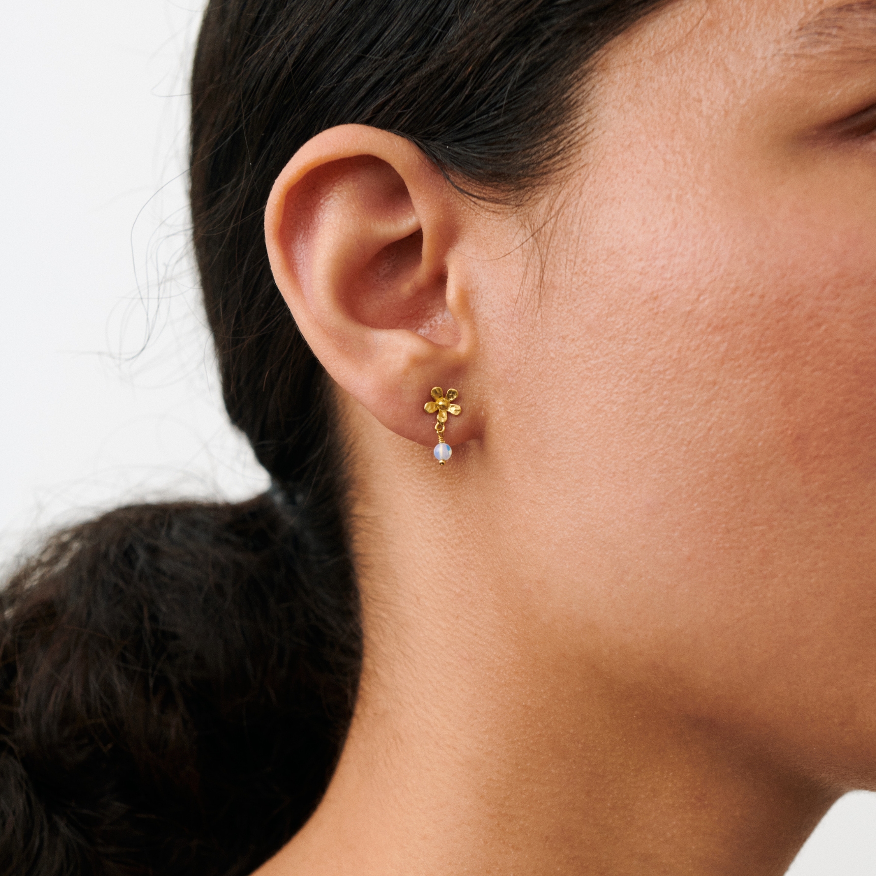 Moonstone Poppy Earsticks