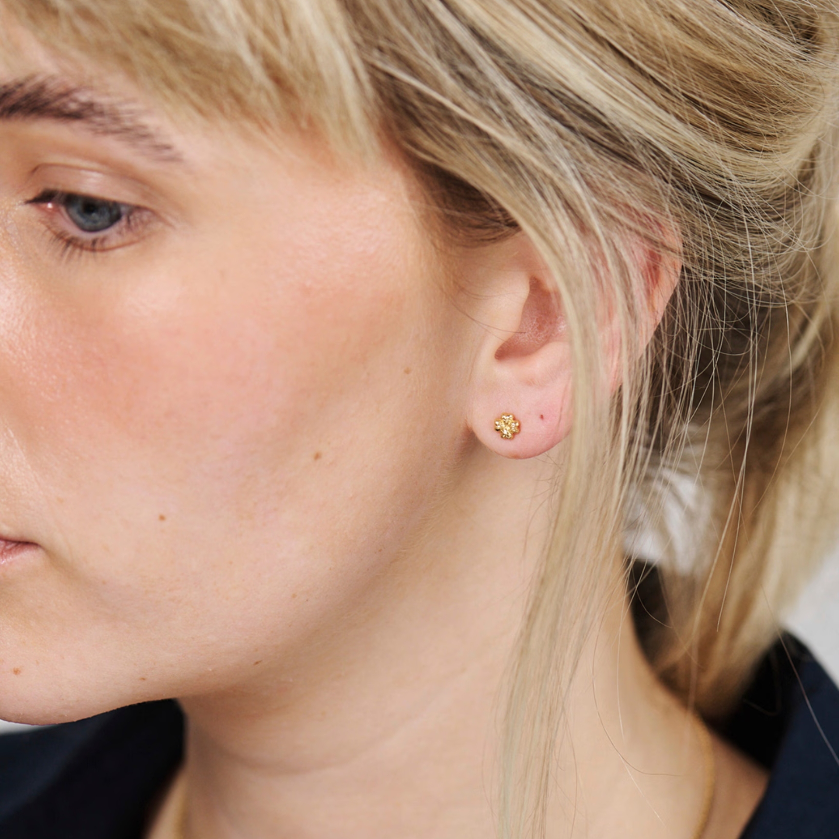 Serene Clover Earsticks