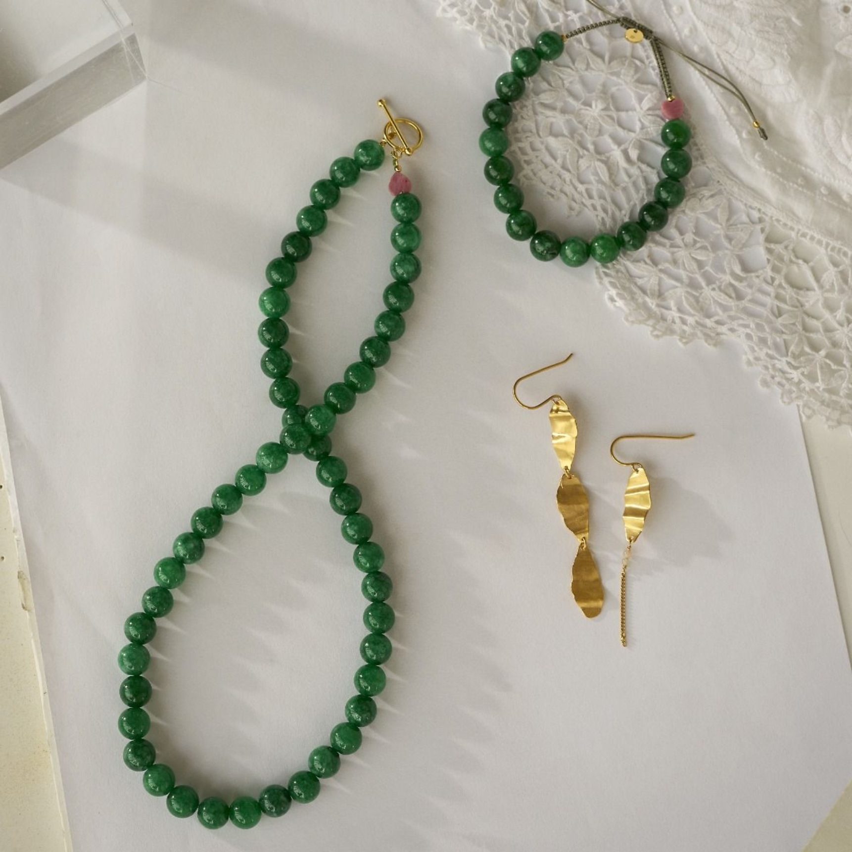 Cleo with Chain Earchain