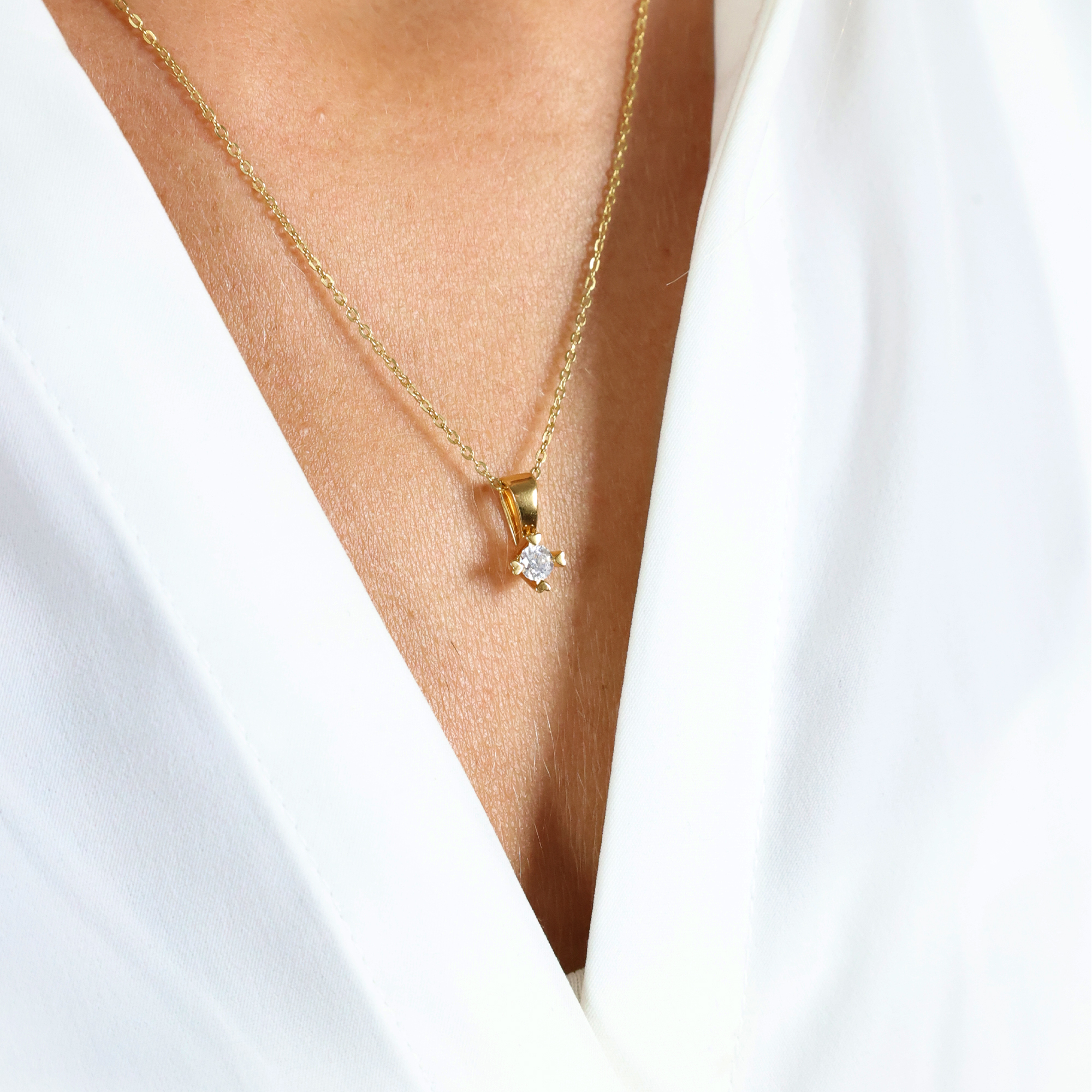 Mary Pendant 8 Carat With 0.20ct W/VS Labgrown Diamond