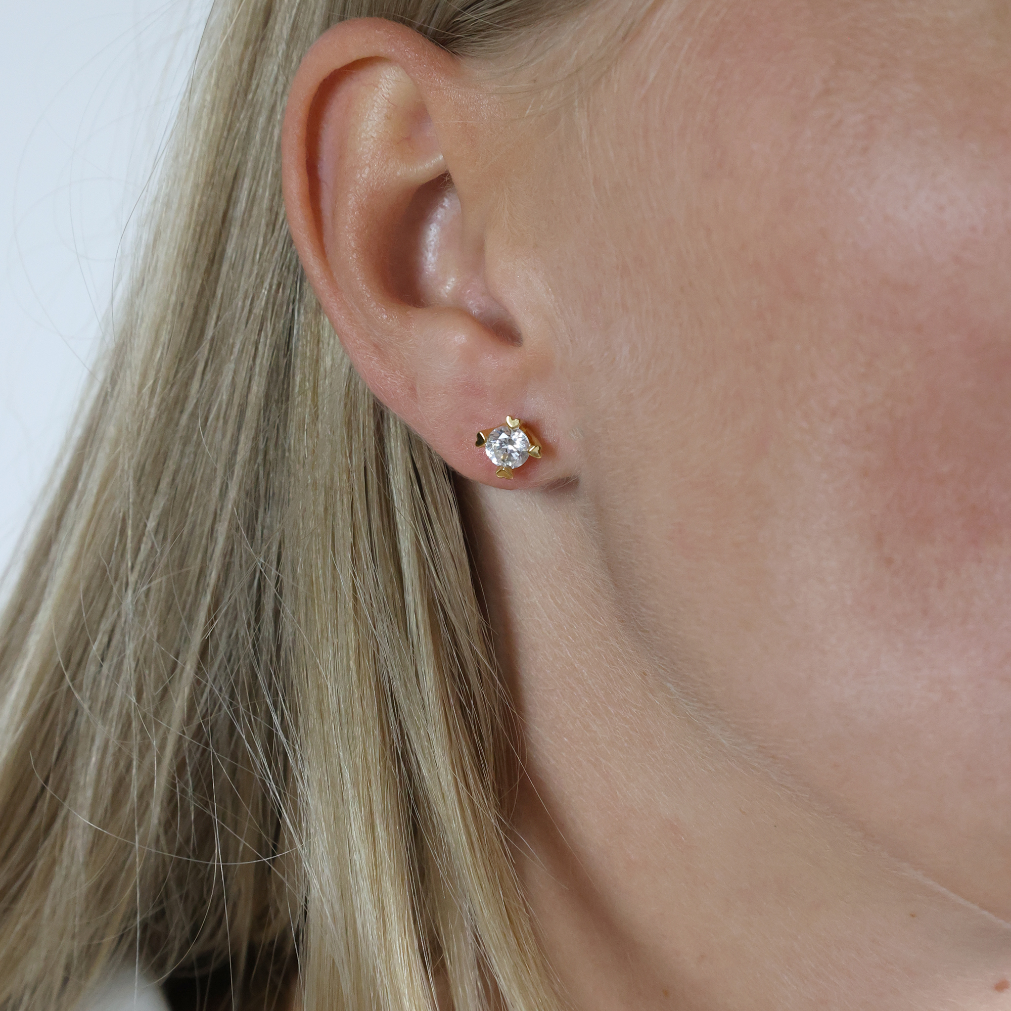 Mary Stud Earrings 14 Carat With 2x0.50ct W/VS Labgrown Diamond