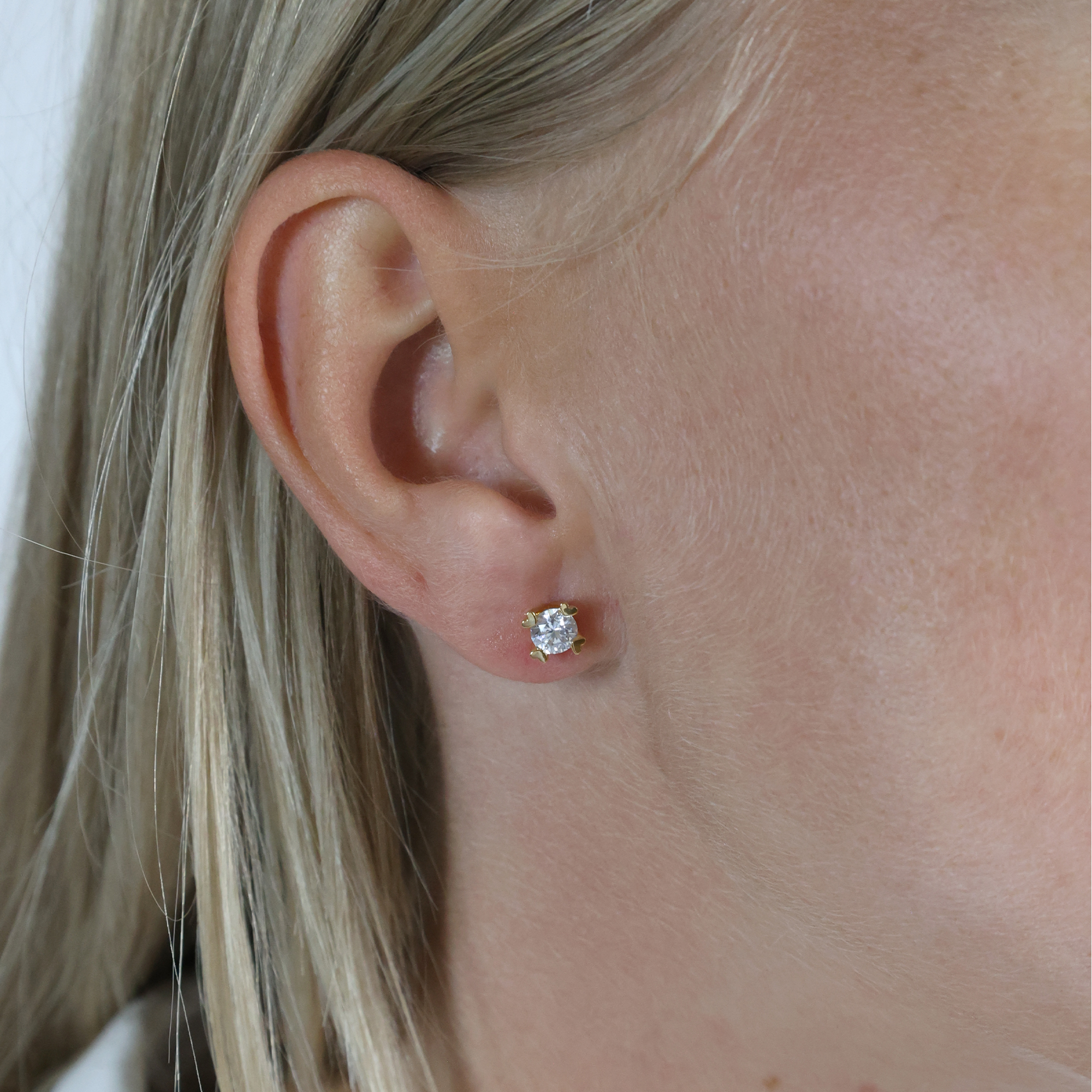 Mary Stud Earrings 14 Carat With 2x0.40ct W/VS Labgrown Diamond