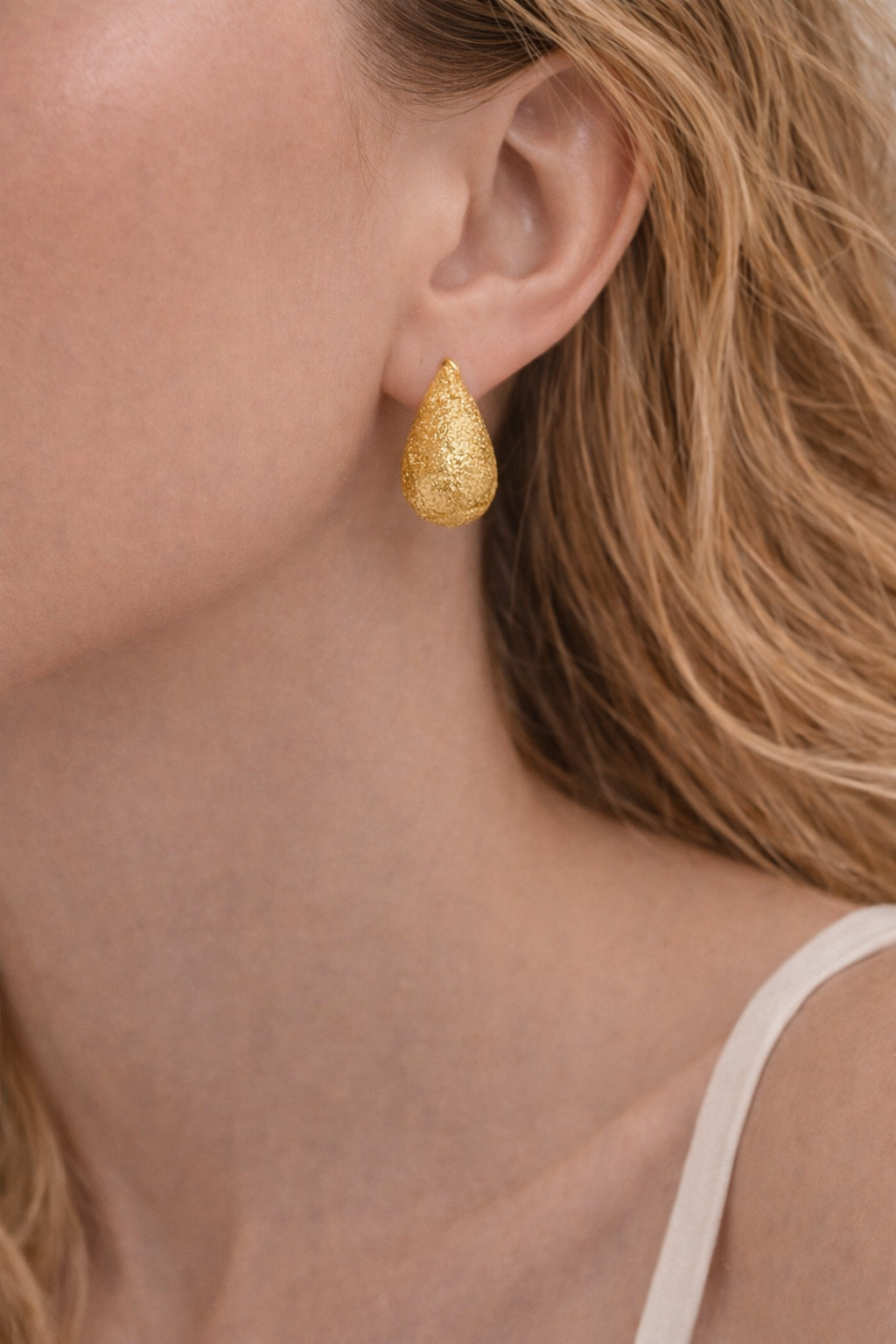 Aurelia Drop Studs