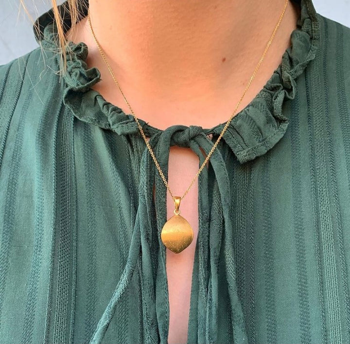 Magic Leaf Pendant Necklace