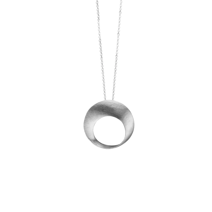 By Aagaard Large Matte Circle Pendant Necklace — Halskæde