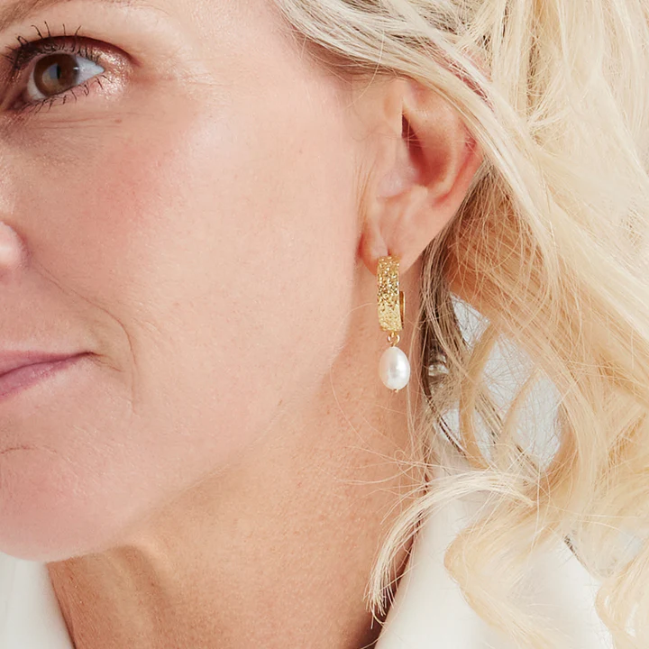 By Aagaard Freshwater Pearl Half Hoop Earrings — Øreringe