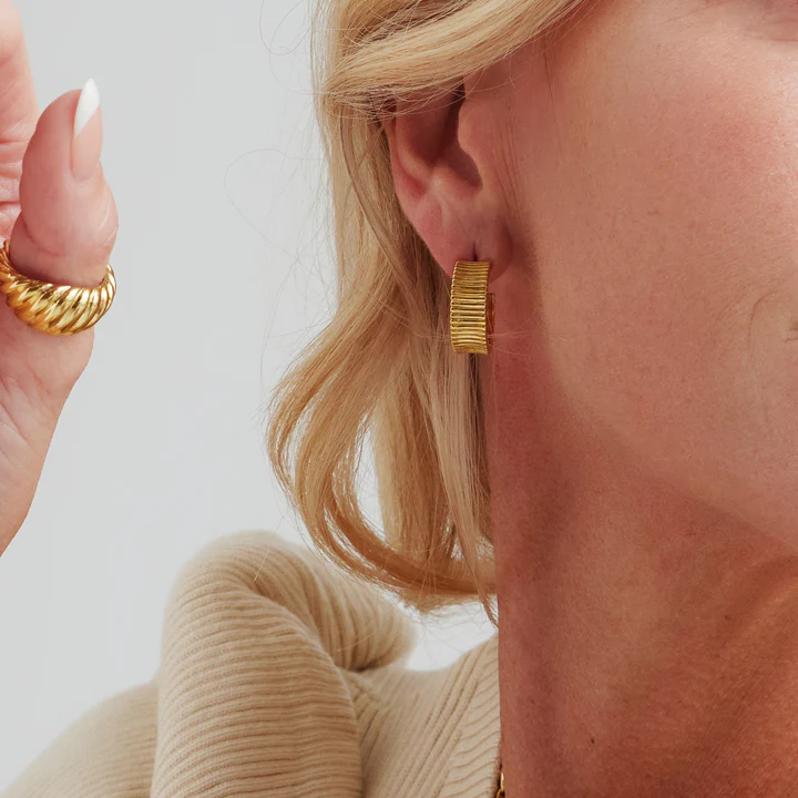 By Aagaard Ridged Half Hoop Earrings — Øreringe