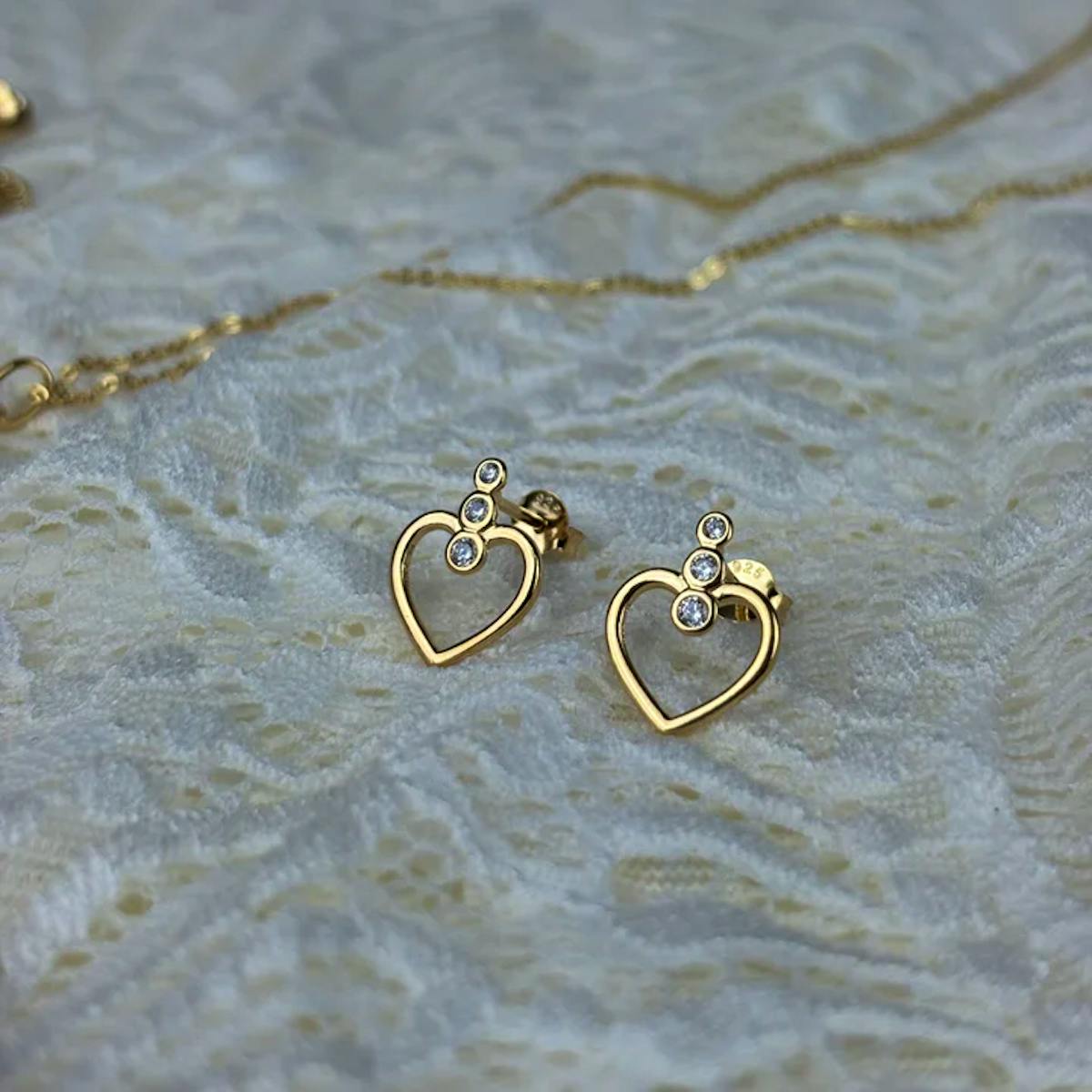 Essentials by Aagaard — Heart Stud Earrings, 6 CZ Essentials by Aagaard Heart Stud Earrings, 6 CZ — Øreringer