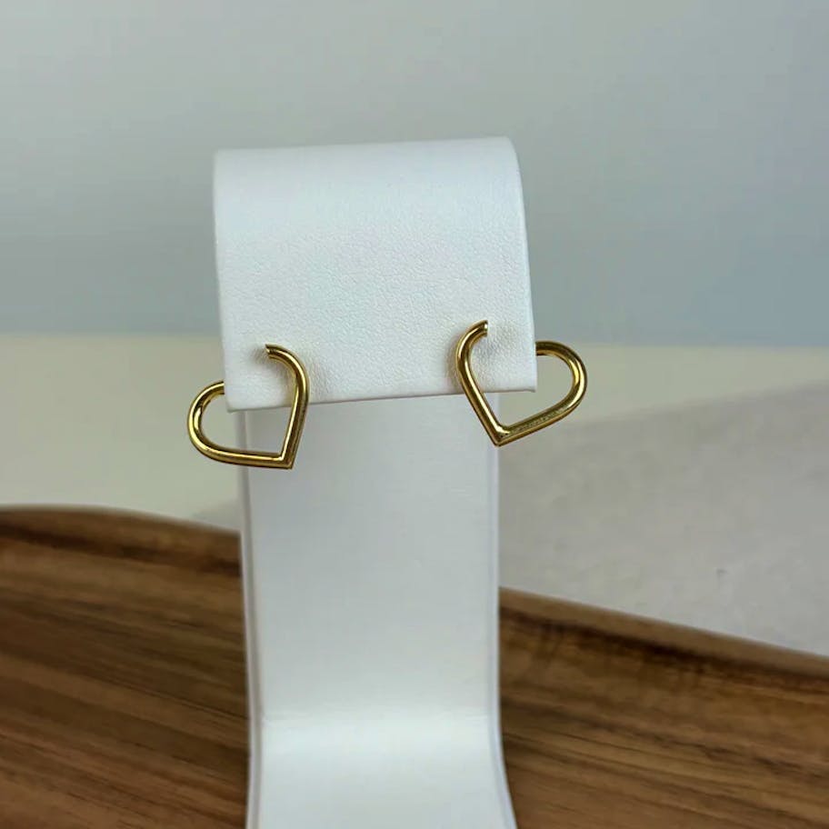 Essentials by Aagaard — Heart Stud Earrings, 15 x 17 mm Essentials by Aagaard Heart Stud Earrings, 15 x 17 mm — Øreringe