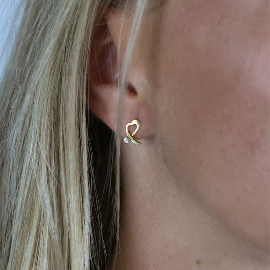Essentials by Aagaard — Heart Stud Earrings, Diamond, 8kt Essentials by Aagaard Heart Stud Earrings, Diamond, 8kt — Øreringe