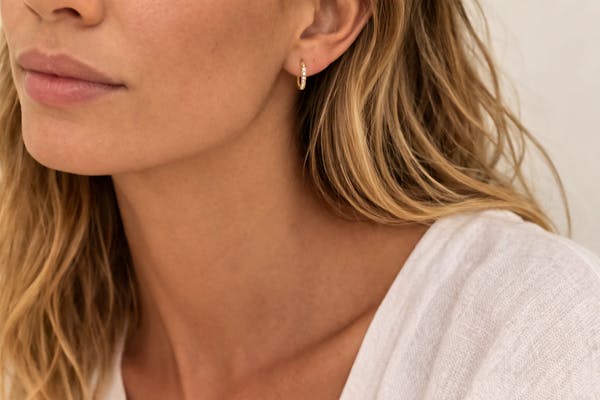 Ayo Copenhagen — Selene Crystal Hoops 14mm Ayo Copenhagen Selene Crystal Hoops 14mm — Oorbel